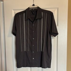 Kenneth Cole men’s gray short sleeve button down shirt size small